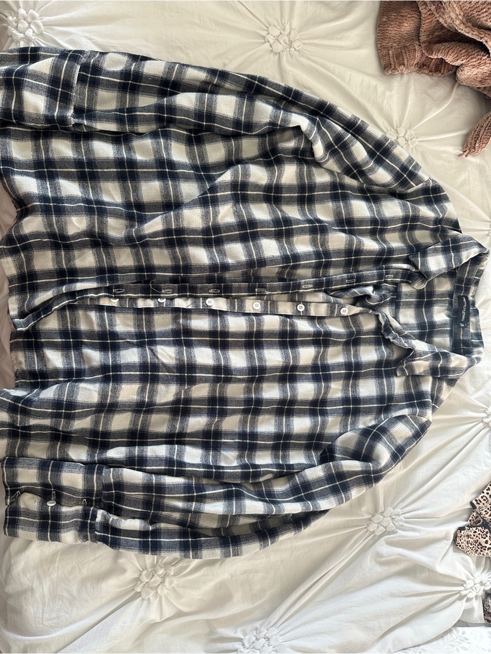 PrettyLittleThing Women's Navy and White Plaid Button-Down Shirt
